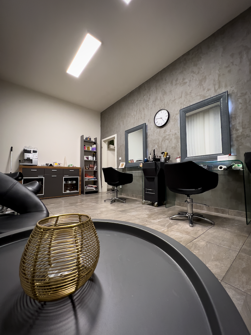 Kadeřnická stanice Studio 36